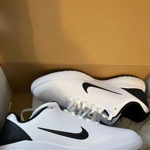 Nike infinity golf shoes size 9 new!